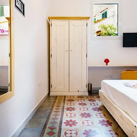 Damasa Bed & Breakfast *