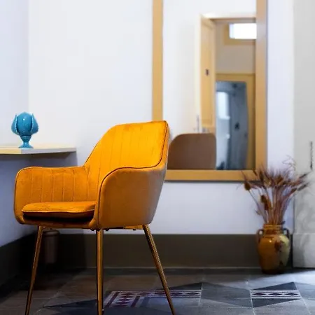 לינה וארוחת בוקר Damasa 3*