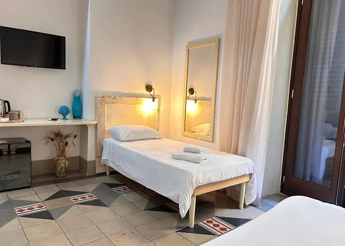 Damasa Bed & Breakfast 3*